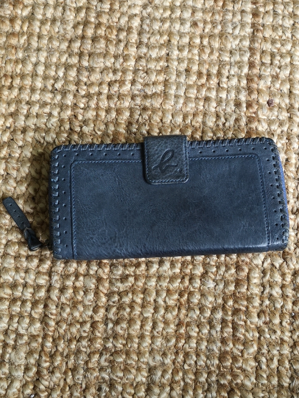Agnes B. Voyage leather wallet